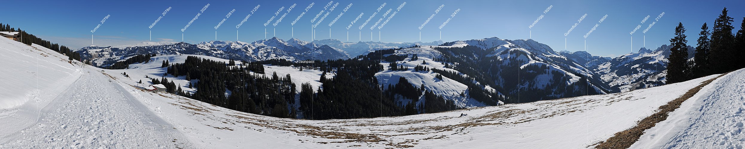P007110: Panoramafoto Jaunpass und Simmerntaler Berge