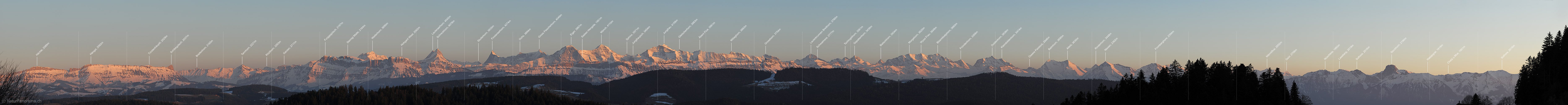 P009153c: Langes Panoramafoto Berner Alpen vom Emmental (Winter)