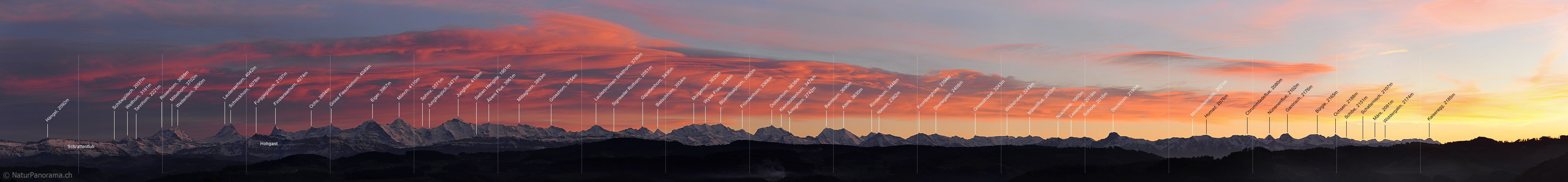 P015611: Panoramafoto Abendstimmung mit gefärbten Wolken über den Berner Alpen