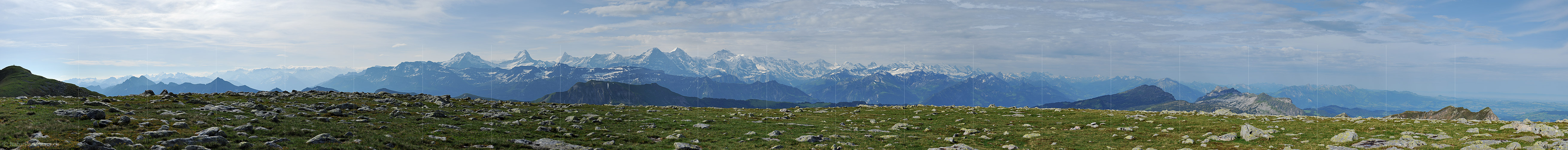 P016322a: Langes Panoramafoto Berner Alpen vom Hohgantgebiet