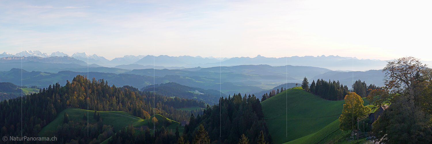 P001480b: Panoramafoto Emmentaler Hügellandschaft und Stockhornkette von der Lüderenalp