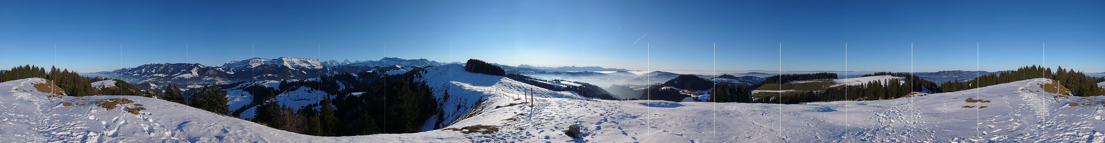 P001720: Panorama Emmentaler Hügellandschaft, Voralpen und Alpen im Winter
