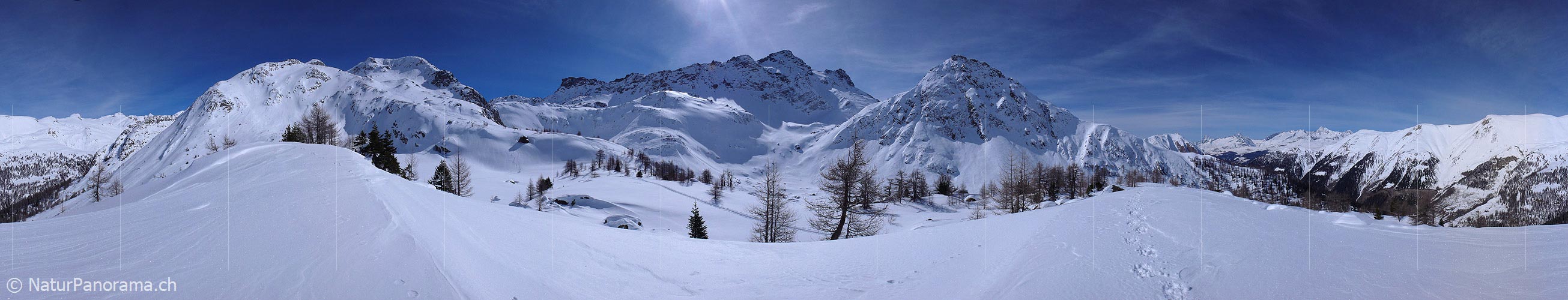 P001950: Panoramabild Berglandschaft im Winter