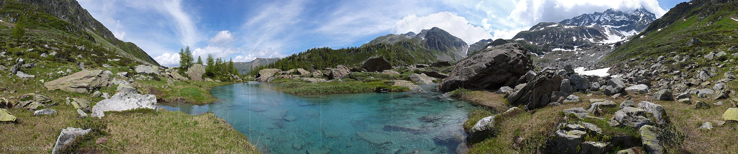 P002292: Panoramabild Wasserbecken in Berglandschaft
