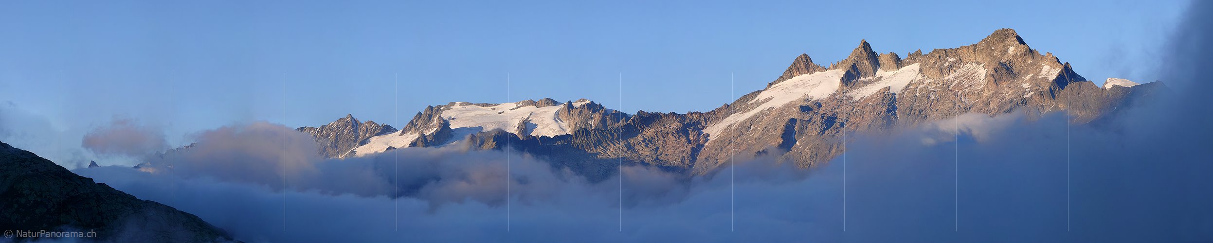 P002495: Grosspanorama Abendstimmung am Grimselpass