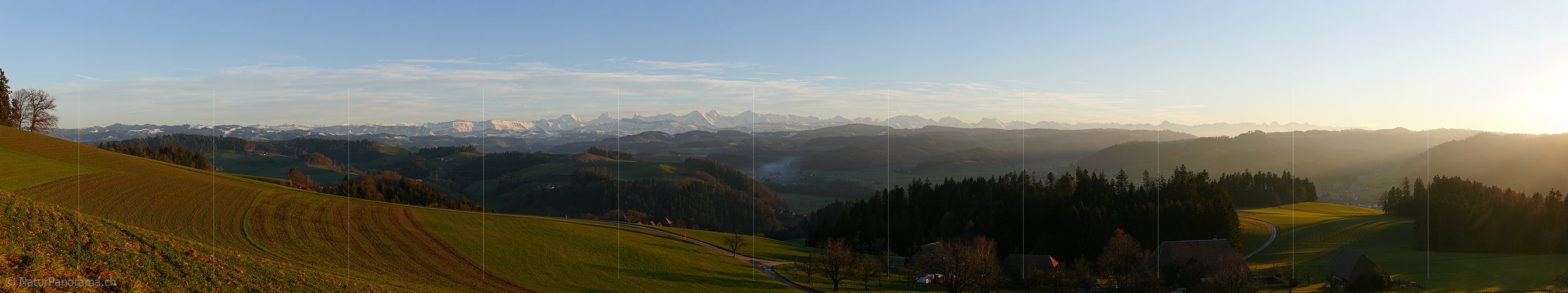 P002903: Panoramabild Abendstimmung über dem Emmental