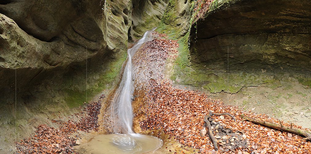P003101: Panoramabild Wasserlauf in kleiner Schlucht
