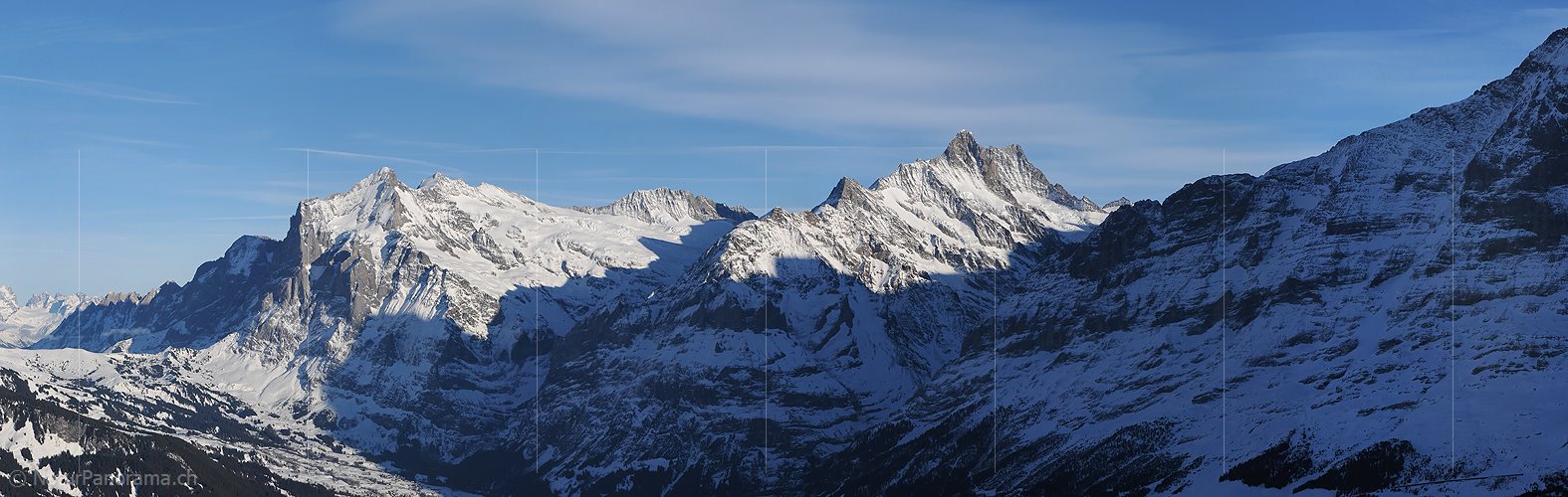 P003139: Panoramabild Wetterhorn und Schreckhorn