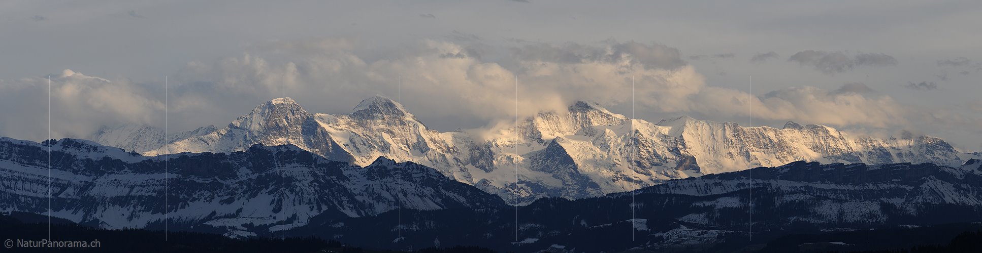 P003354: Panoramabild Wolkenstimmung über Eiger, Mönch und Jungfrau