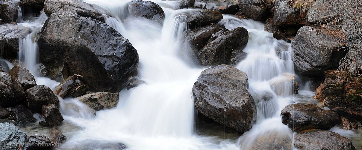 P003602: Panorama Langzeitbelichtung Bergbach