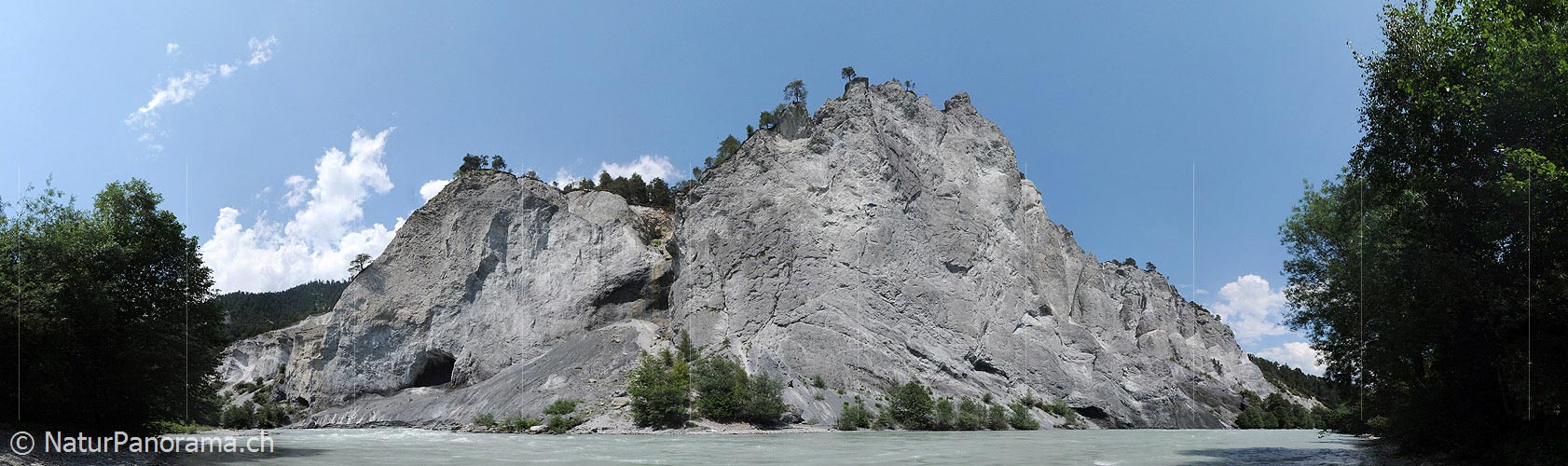 P003711: Panorama gorge