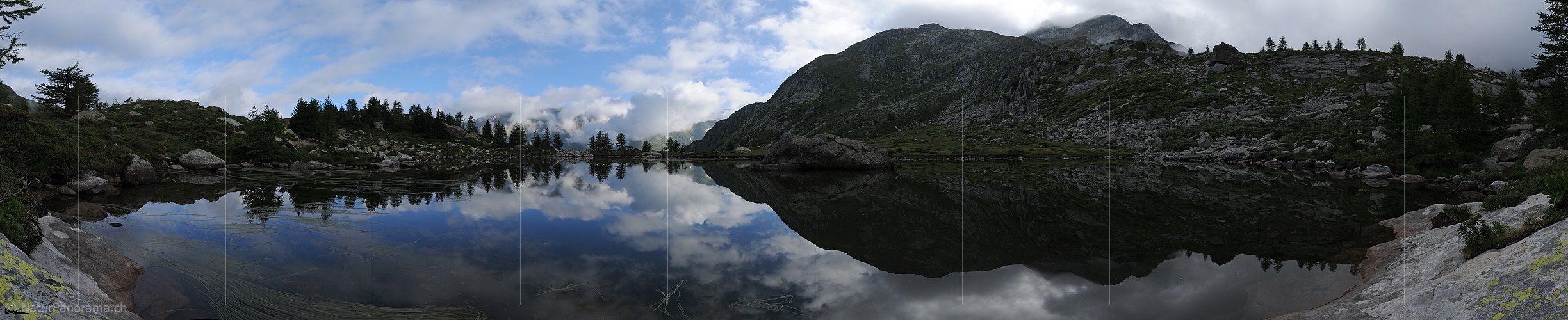 P003983: Panoramabild Spiegelung Wolkenhimmel