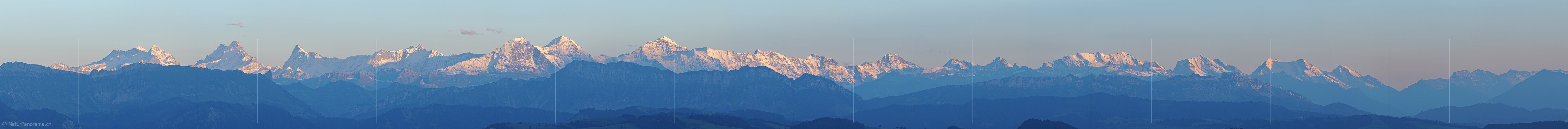 P004001c: Panoramabild Alpenkette im Abendlicht