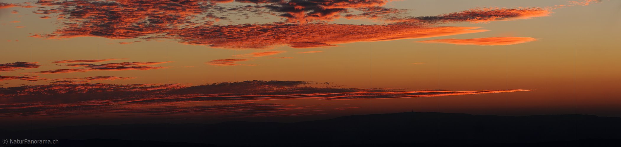 P004011: Panoramabild Glühende Wolken