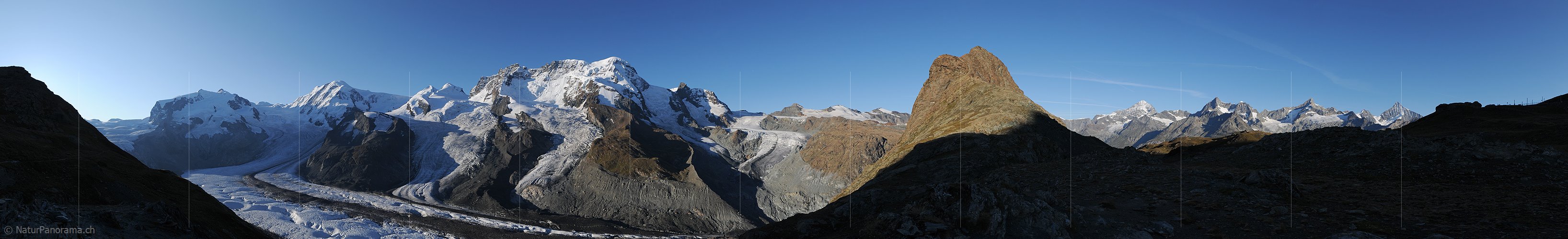 P004035: Panorama Morgenstimmung in Bergwelt