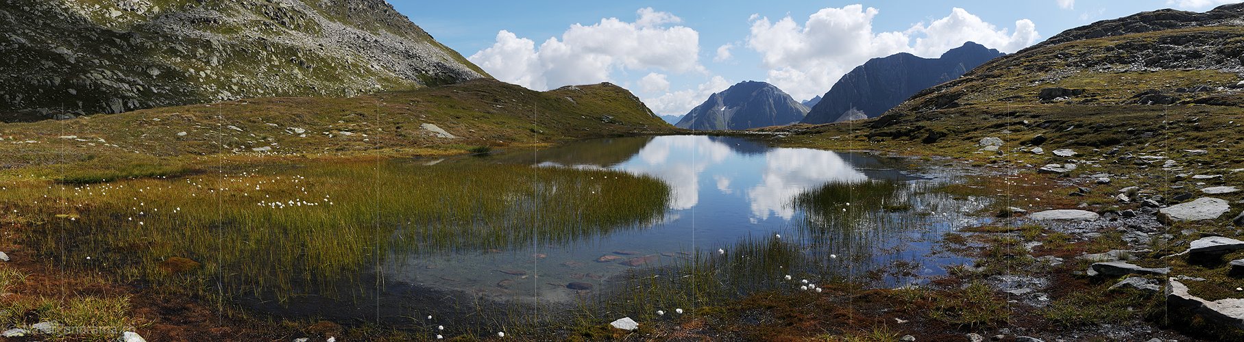 P004066: Panoramabild Spiegelung mit Wolkenhimmel