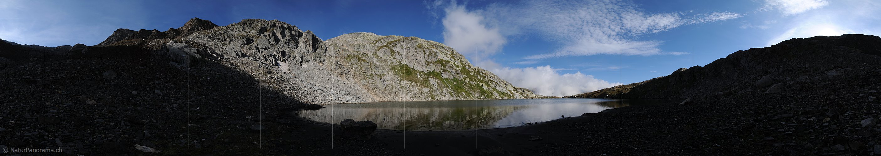 P004081: Panoramabild Morgen am Bergsee (Blausee)