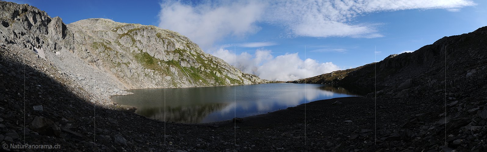 P004082: Panorama Morgen am Bergsee (Blausee)