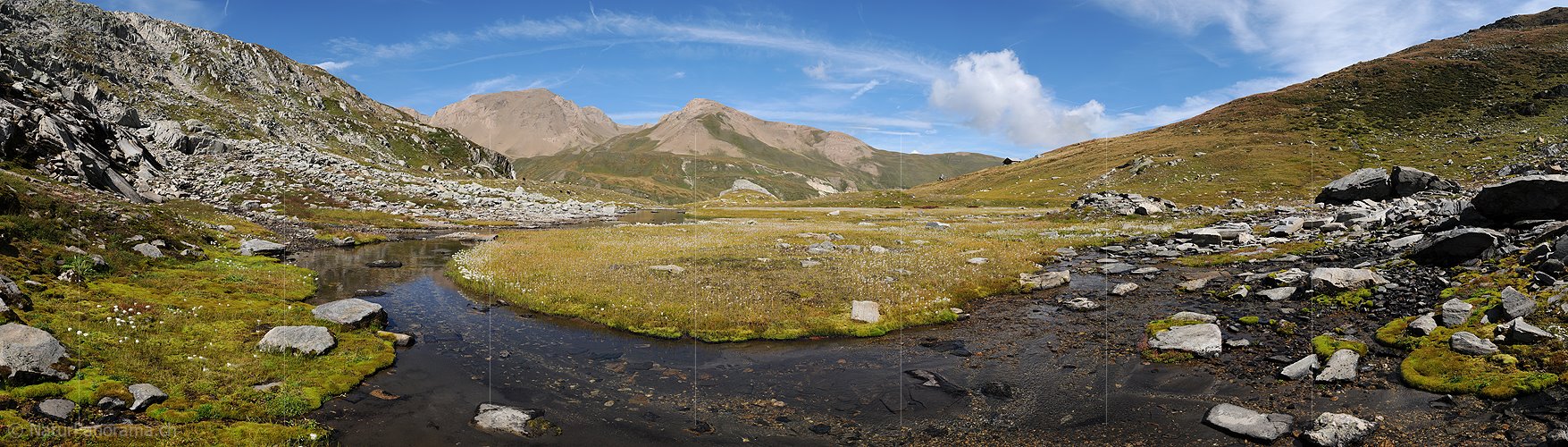 P004092: Grosspanoramabild Wasserlauf auf Hochebene