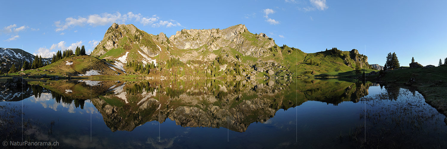 P005098a: Big panorama of reflexion in mountain lake