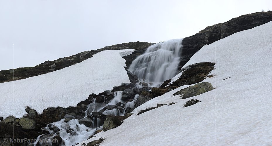 P005204: Grosspanoramabild Wasserfall im Nebel