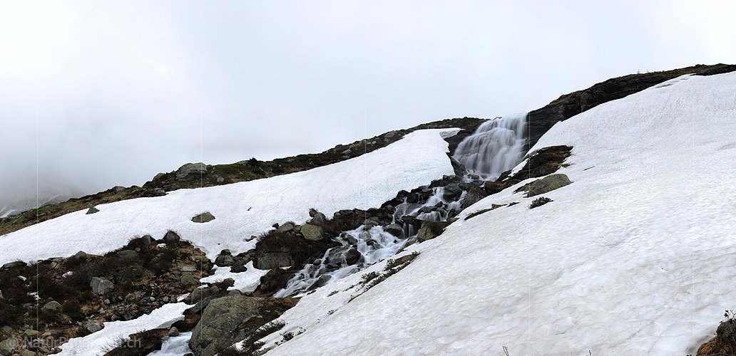 P005206: Grosspanorama Wasserfall im Nebel