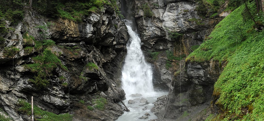 P005291: Panoramabild Wasserfall (Pochtefall, Kiental)
