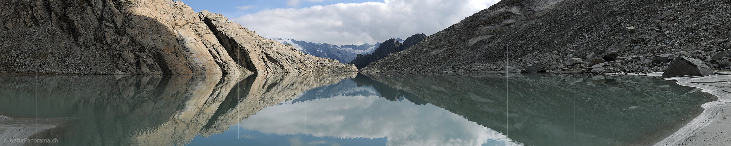 P005594: Panoramabild einer Spiegelung im Gruebensee (Gröebeseewli)