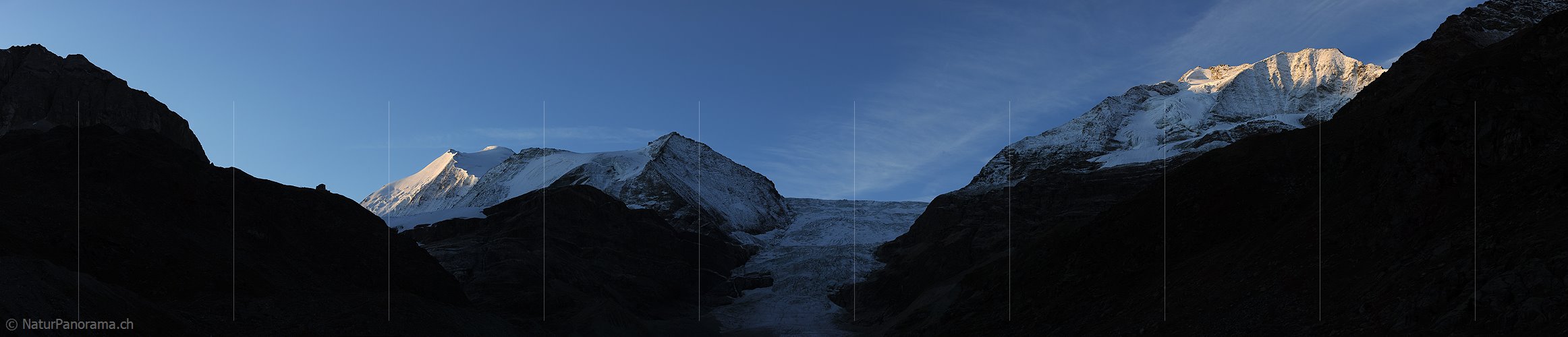 P005697: Panoramabild Morgenstimmung mit Bishorn, Turtmanngletscher und Les Diablons