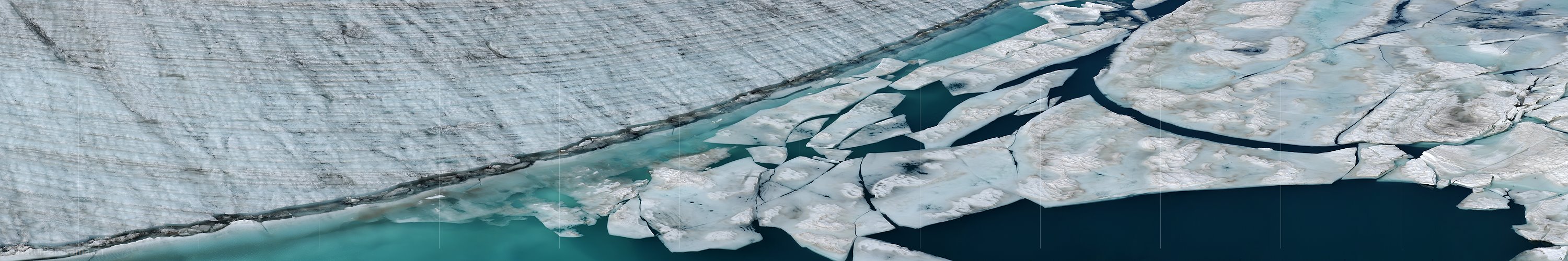 P006375: Panoramabild Eisschollen in Gletschersee
