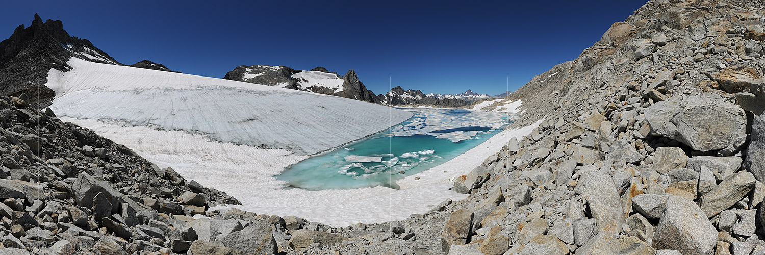 P006385: Great panorama glacier lake (watercolour turquoise) with floes (Date: 7.2010)