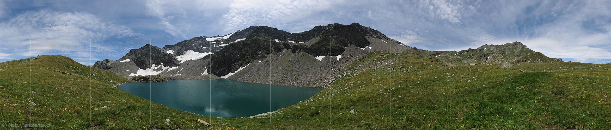 P006482: Panoramabild Liebliche Berglandschaft mit Bergsee