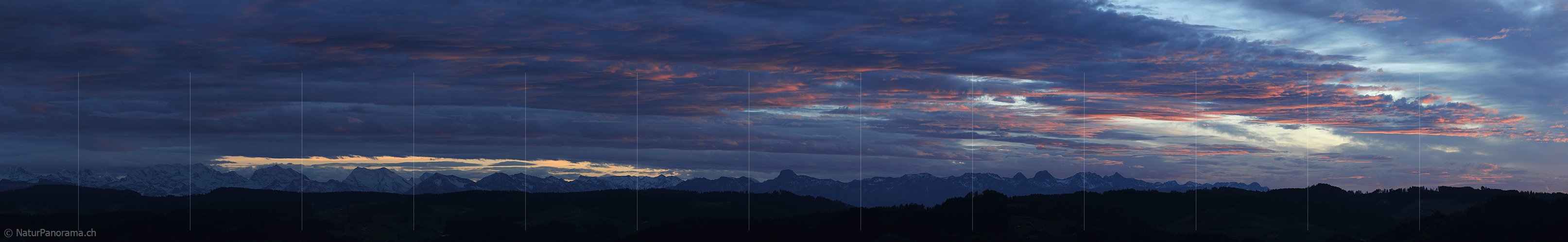 P006964: Panoramabild Abendstimmung mit glühenden Wolken