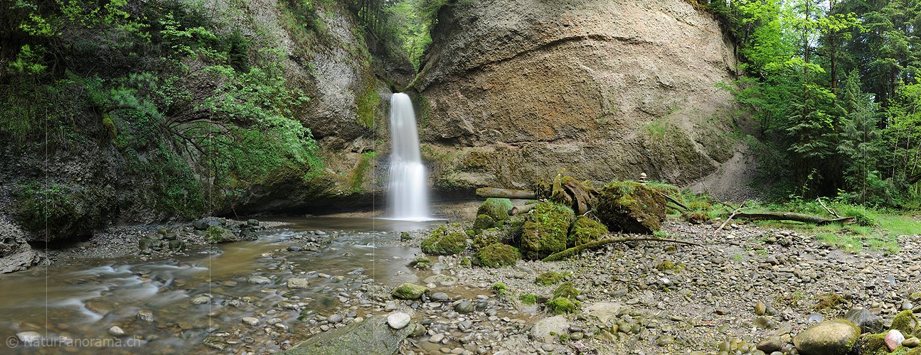 P007554: Panoramabild Wasserfall in tropischer Umgebung (Langzeitbelichtung)
