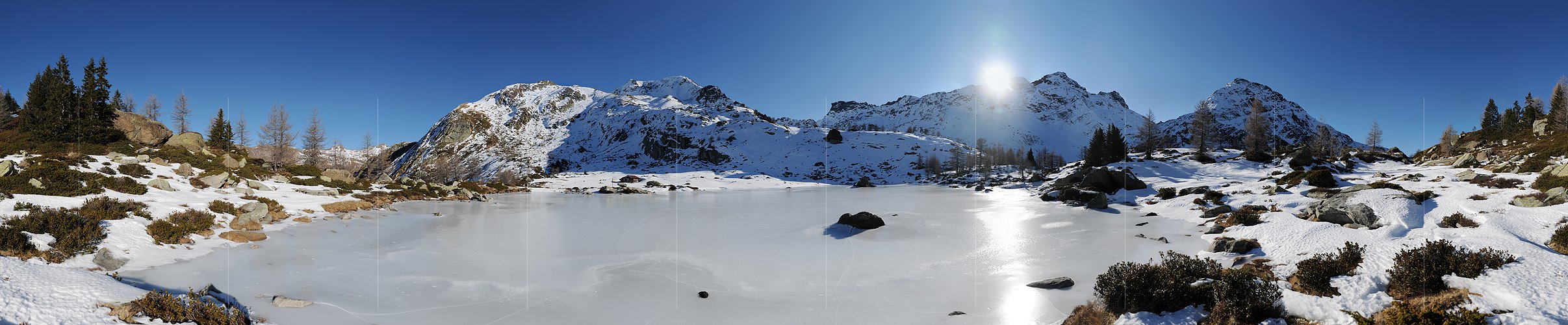 P008911: Gigapxel-Panoramabild Eisbedeckter Bergsee (Mässersee)