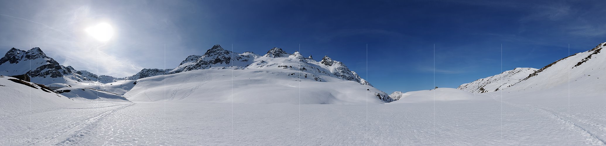 P009264: Panoramabild Hochebene in winterlicher Berglandschaft