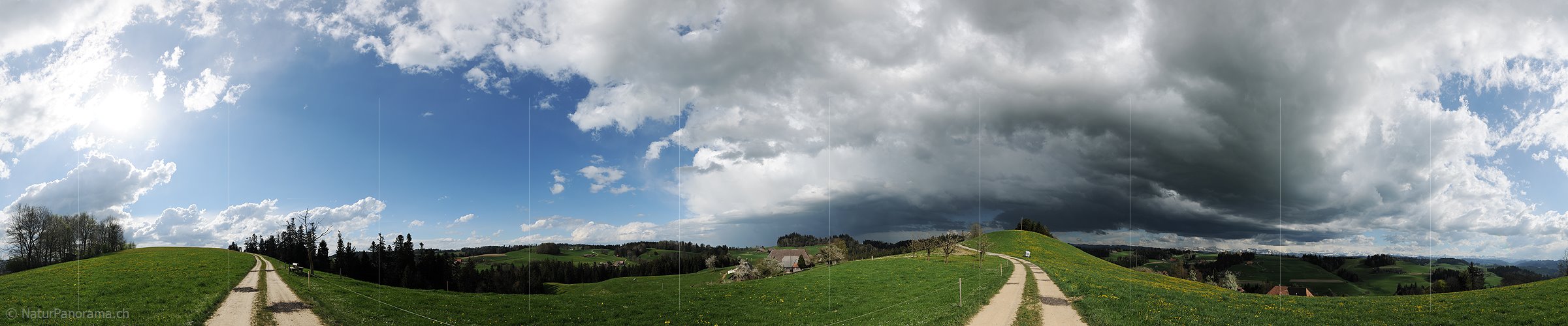 P009561: Panoramabild Gewitterwolken über Hügellandschaft