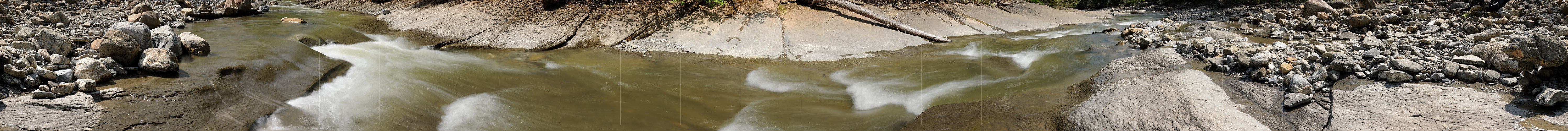 P009851: Panoramabild Bach und Bachbett (Langzeitbelichtung)