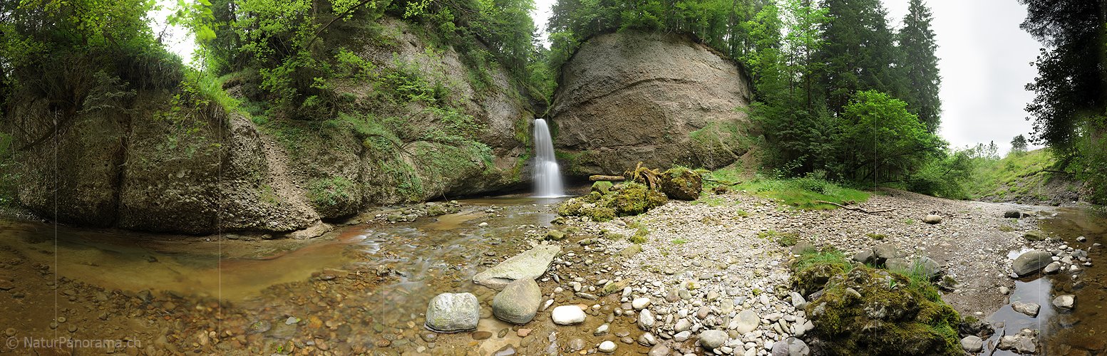 P010212: Hochauflösendes Panoramafoto Wasserfall und Nagelfluh (Langzeitbelichtung)