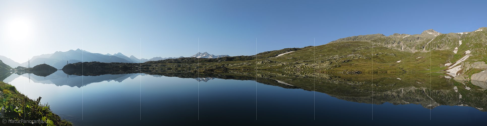 P010252: Panorama Morgenstimmung mit Spiegelung in Bergsee