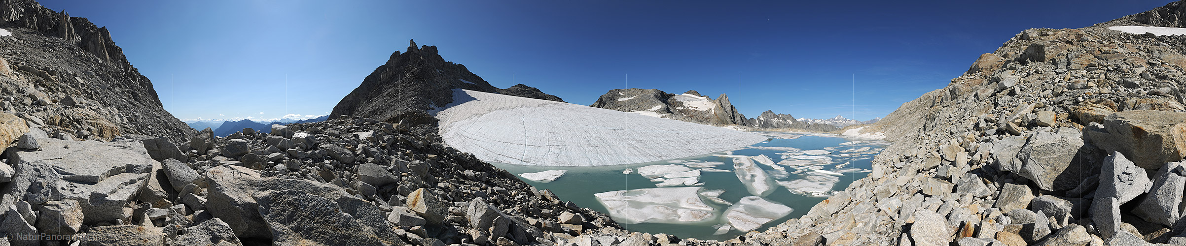 P010324: Panorama Chüebodengletscher mit Gletschersee (Stand 8.2012)