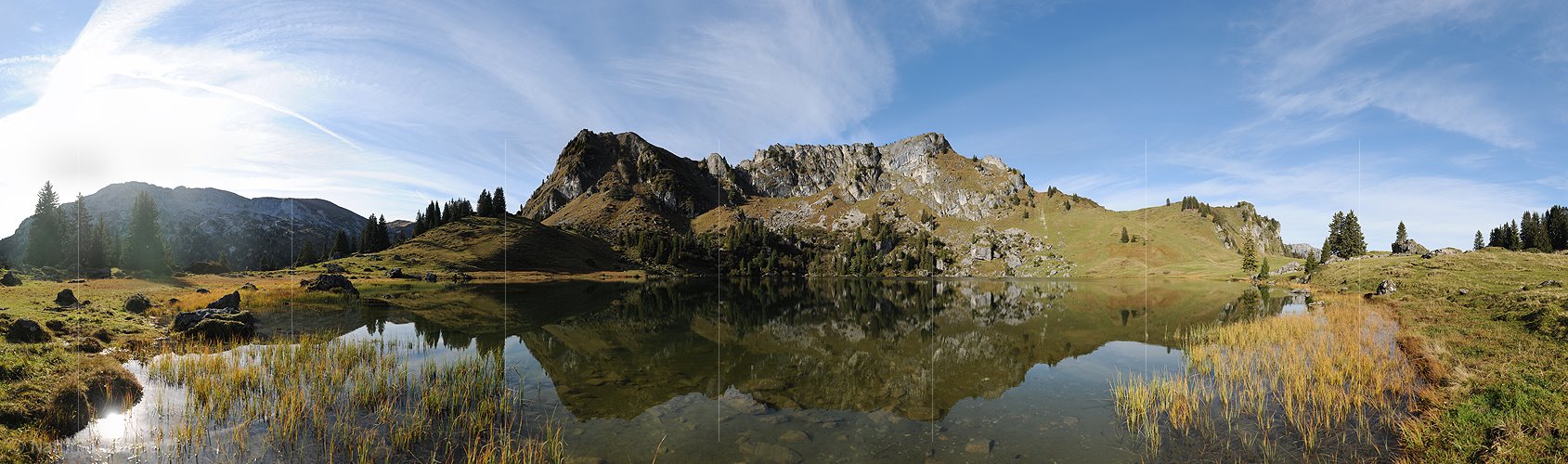 P010848: Grosspanorama Spiegelung in Bergsee
