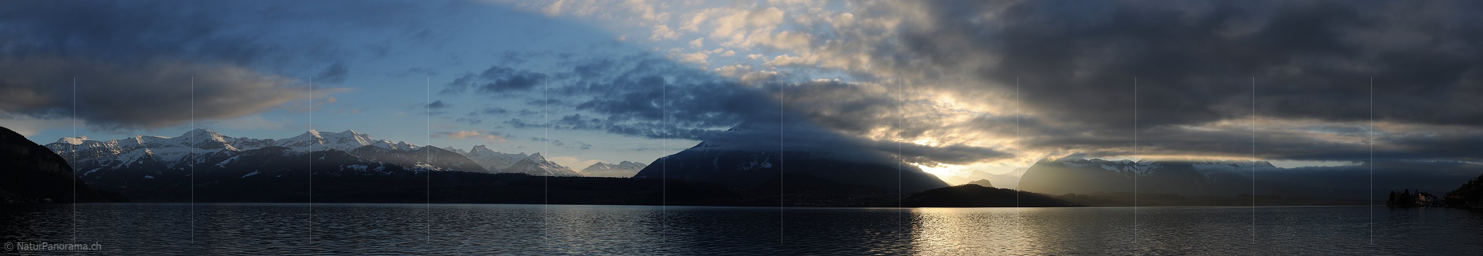 P012001: Panoramabild Abendstimmung an Alpenrandsee