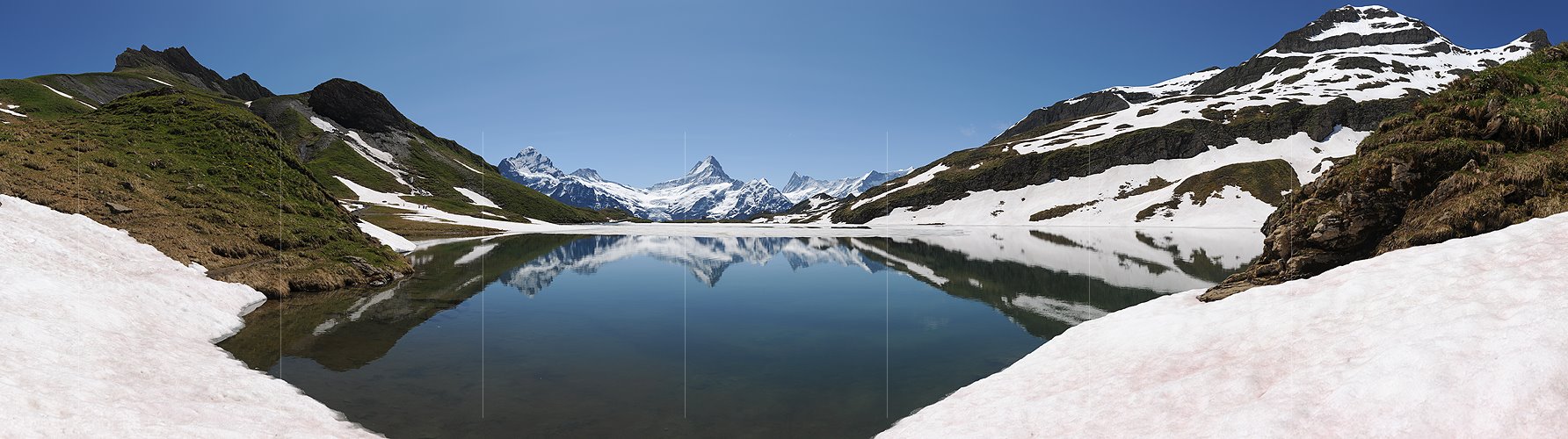P013032: Hochauflösendes Panorama Spiegelung der Berner Alpen im Bachalpsee (Grindelwald)