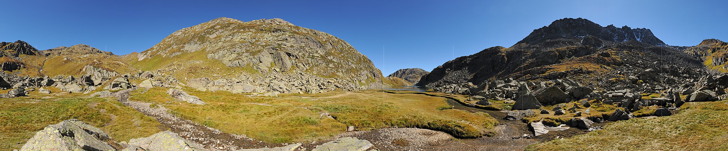 P013658: 360° Panoramafoto Alp Tuma und Tomasee (Lai da Tuma)