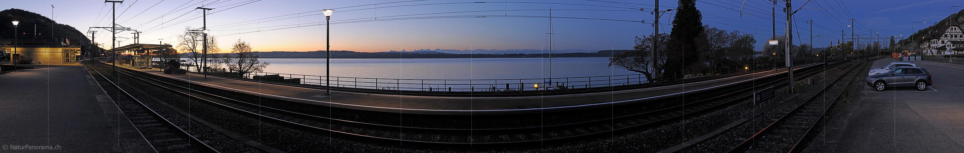 P014361: Panoramic photo Early morning on Lake Biel