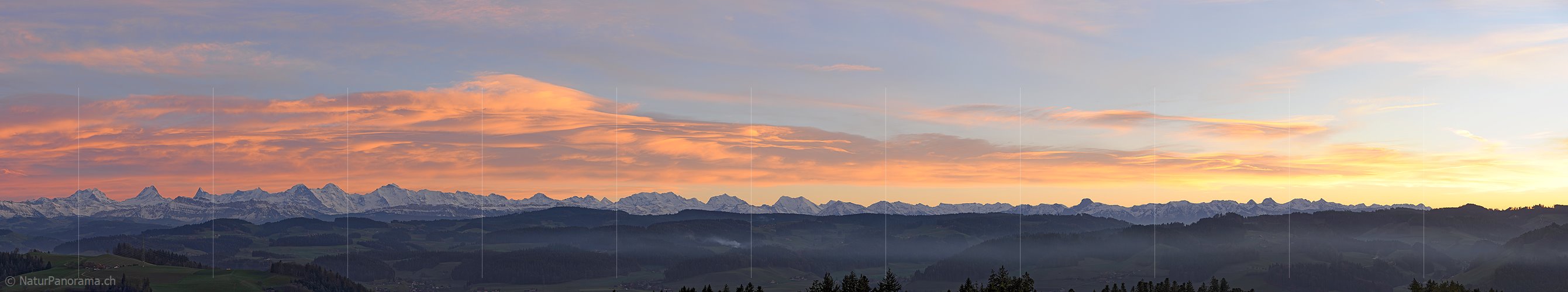 P015607b: Panoramic photo Evening with colored clouds over the Bernese Alps