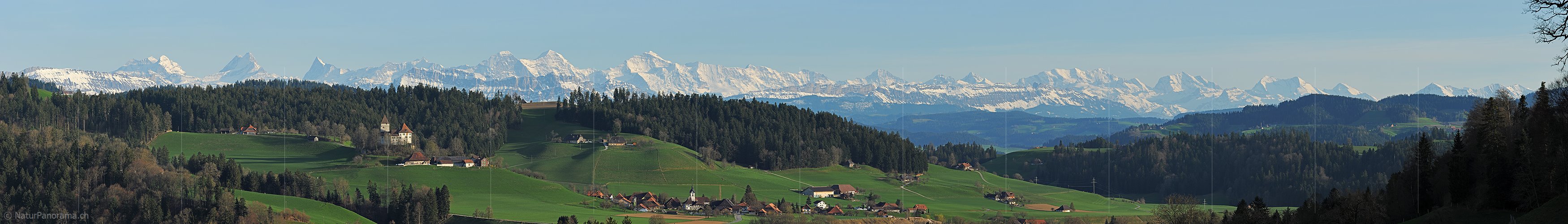 P015911: Panoramafoto Schloss Trachselwald vor Berner Alpen