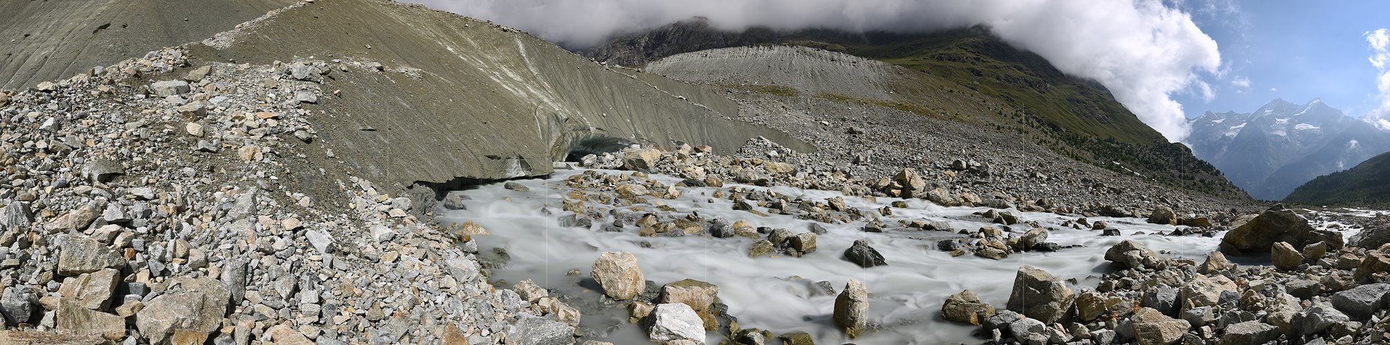P016545: Panoramafoto Gletschertor vom Hohlichtgletscher und Gletscherbach