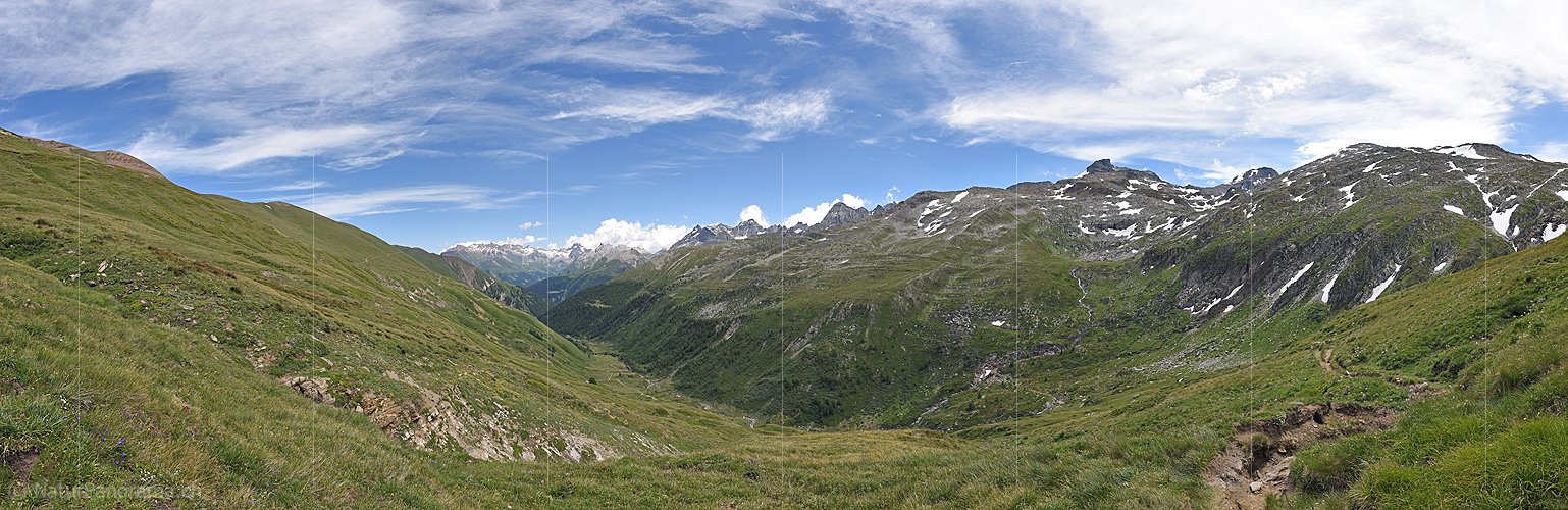 P018292: Panoramafoto Weitegehend unberührtes Bergtal in den Schweizer Alpen (Saflischtal)